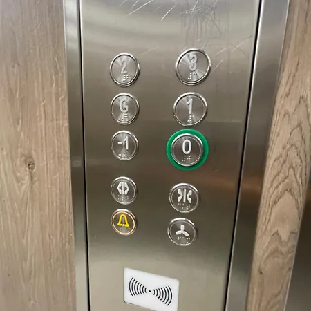 Mar 1 Apartment *