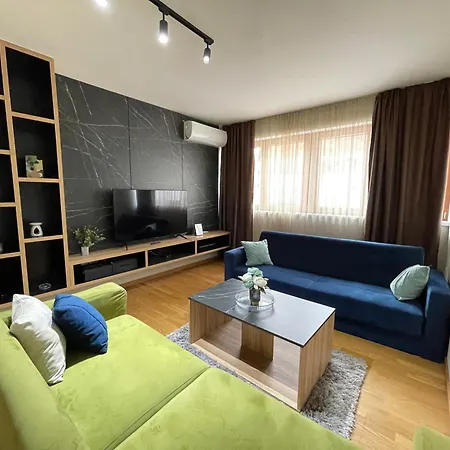 Apartment Mar 1 *