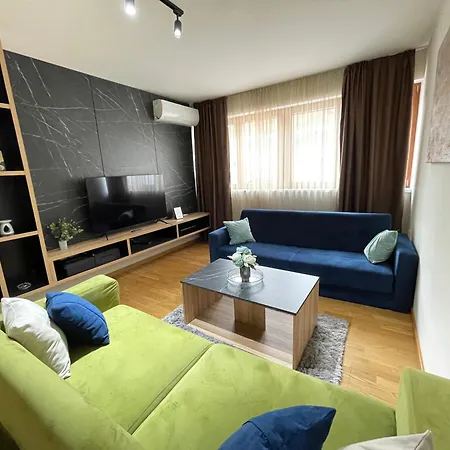 Apartment Mar 1 *