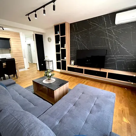 Mar 1 Apartment *